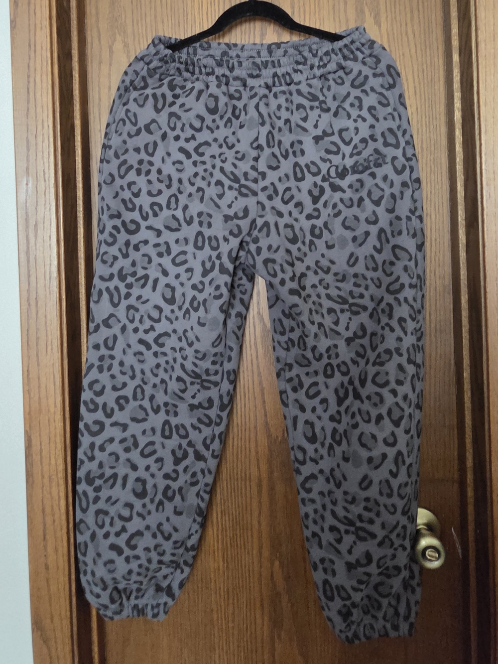 Comfrt Kids XL Gray Leopard Print Jogger Pants